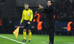 Le président du PSG Unai Emery donne des instructions lors du match face à Ludogorets en Ligue des champions au Parc des Princes, le 6 décembre 2016 