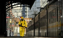 Une gare à Moscou, le 26 octobre 2021, la ville a mis en place jeudi une série de restrictions sanitaires pour contenir l'épidémie de Covid-19