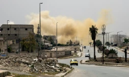 De la fumée au-dessus d'Alep après des bombardements, le 29 avril 2016