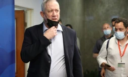 Le ministre israélien de la Défense, Benny Gantz, arrive pour une réunion au bureau du Premier ministre à Jérusalem, le 1er août 2021