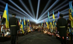 Cérémonie dans le cimetière militaire de Lychakiv à Lviv, en Ukraine, le 23 février 2025