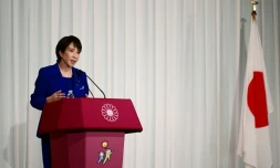 Sanae Takaichi, nouvelle dirigeante élue du Parti libéral-démocrate (PLD) au pouvoir, lors d'une conférence de presse, le 4 octobre 2025 à Tokyo