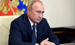 Le président russe Vladimir Poutine lors d'une réunion avec son gouvernement depuis sa résidence d'Etat à Novo-Ogaryovo, le 11 août 2020