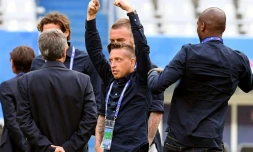 Le milieu de terrain  Emanuele Giaccherini et les joueurs italiens lors d'un entraînement le 26 juin 2016 au parc des Princes à Paris