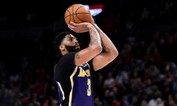 Anthony Davis des Los Angeles Lakers lors du match de NBA face aux Trail Blazers, à Portland, le 6 décembre 2019 