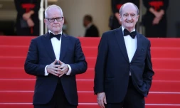 Thierry Frémaux et Pierre Lescure sur les marches du palais des festivals à Cannes, le 8 juillet 2021