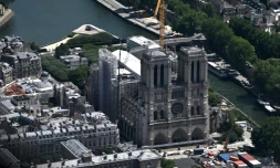 Vue aérienne de la cathédrale Notre-Dame de Paris, le 1er juin 2022