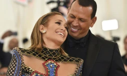 Jennifer Lopez (à gauche) et Alex Rodriguez, le 7 mai 2018 à New York