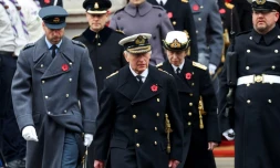 Le roi Charles III, acccompagné du prince William et de la princesse Anne, participe aux cérémonies du dimanche du souvenir, le 10 novembre 2024 à Londres