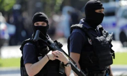 Des policiers en patrouille à Paris, le 19 juin 2017