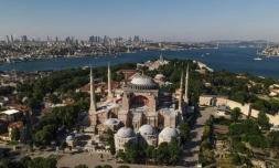 Vue aérienne de l'ex-basilique Sainte-Sophie d'Istanbul, devenue un musée, le 28 juin 2020