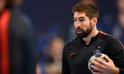 La star du PSG Nikola Karabatic avant un match de Ligue des champions contre Veszprem, le 27 novembre 2016 à Paris