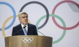 Le président du Comité international olympique Thomas Bach s'exprime lors de la 144e session à Cosa Navarino en Grèce, le 19 mars 2025