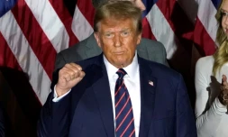 Donald Trump lors de sa soirée électorale aprÚs sa victoire dans le New Hampshire (nord-est des Etats-Unis), à Nashua, le 23 janvier 2024