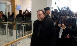 Le cinéaste Christophe Ruggia sort après son procès pour agressions sexuelles sur mineure, à Paris, le 3 février 2025