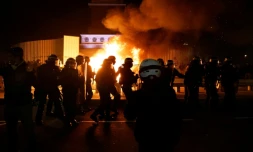 Heurts entre policiers et manifestants lors d'une manifestation contre le projet de loi "sécurité globale", le 28 novembre 2020 à Paris