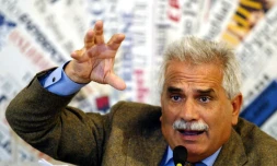 Severino Antinori, un spécialiste de la fertilité qui prétend avoir cloné trois bébés, à Rome le 5 mai 2004
