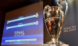 La coupe de la Ligue des champions (d) exposée au siège de l'UEFA à Nyon lors du tirage au sort des demi-finales, le 15 avril 2016