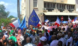 Manifestation dans les rues de Mamoudzou, chef-lieu de Mayotte, le 13 mars 2018