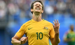 Le milieu australien Mark Milligan exulte après avoir inscrit, sur pénalty, le but de l'égalisation contre le Cameroun en Coupe des Confédérations, le 22 juin 2017 à Saint-Pétersbourg 