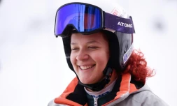 La skieuse kosovare Kiana Kryeziu lors d'une séance d'entraînement sur la piste du centre de ski de Brod, au Kosovo, le 22 janvier 2022 