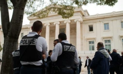 Des policiers rassemblés devant le palais de justice de Marseille, le 25 octobre 2016