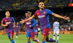 L'attaquant danois de Barcelone Martin Braithwaite célèbre son 2e but marqué contre la Real Sociedad, lors de leur match de Liga, le 15 août 2021 au Camp Nou