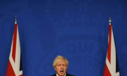 Boris Johnson fait le point sur l'assouplissement des restrictions imposées au pays au 10 Downing Street, à Londres le 5 juillet 2021