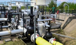 L'arrivée de l'oléoduc Droujba, qui relie la Russie à la Hongrie, le 5 mai 2022 dans la raffinerie de la compagnie pétrolière hongroise MOL à Szazhalombatta, près de Budapest