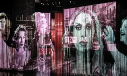 L'exposition "Divas", à l'Institut du monde arabe à Paris le 19 août 2021, célèbre les astres d'Orient, de Oum Kalthoum ou Fairouz, à l'icône pop Dalida