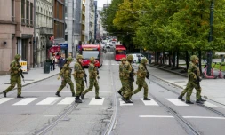 Des soldats participent Ă un exercice, visant Ă protĂ©ger les autoritĂ©s, les infrastructures critiques et les installations destinĂ©es Ă lâaccueil des forces alliĂ©es en situation de crise, le 14 septembre 2026 Ă Oslo, en NorvĂšge