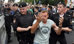 L'opposant russe Alexeï Navalny a été arrêté par la police lors d'une marche à Moscou, le 12 juin 2019, en soutien au journaliste Ivan Golounov