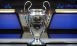 Le trophée de la Ligue des champions exposé lors du tirage au sort des groupes, le 24 août 2017 à Monaco 