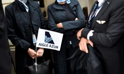 Des employés de la compagnie aérienne Aigle Azur manifestent devant le ministÚre des Transports, le 9 septembre 2019 à Paris