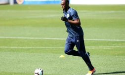 La superstar du sprint, Usain Bolt, à l'entraînement avec le club australien des Mariners, le 21 août 2018 à Gosford, au nord de Sydney