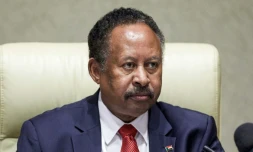 Cette photo prise le 21 novembre 2021 montre le Premier ministe soudanais Abdallah Hamdok présidant une réunion du cabinet à Khartoum