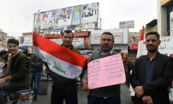 Des Irakiens manifestent contre le pouvoir à Nassiriya, dans le sud de l'Irak, le 10 janvier 2020