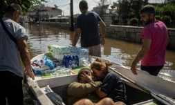 Secours au village grec de Palamas, prĂšs de Karditsa (centre), le 8 septembre 2023