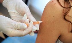 Deux cent grands médecins ou responsables hospitaliers lancent un appel en faveur de la vaccination obligatoire souhaitée par la ministre de la Santé, Agnès Buzyn