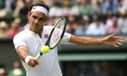 Le Suisse Roger Federer contre le Français Adrian Mannarino en 8es de finale de Wimbledon, le 9 juillet 2018 