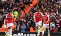 La déception des joueurs d'Arsenal aprÚs la défaite face à Aston Villa, le 14 avril 2024 à l'Emirates Stadium