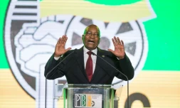 Le prĂ©sident sud-africain Jacob Zuma a conclu samedi son rĂšgne trĂšs controversĂ© de dix ans Ă la tĂȘte du CongrĂšs national africain (ANC) en dĂ©plorant le dĂ©clin et les divisions du parti au pouvoir depuis 1994, qui s'apprĂȘte Ă choisir son successeur.
