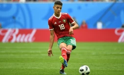 Le milieu marocain Amine Harit contrôle le ballon face à l'Iran au Mondial, le 15 juin 2018 à Saint-Pétersbourg