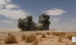 Capture d'écran d'une vidéo non datée réalisée le 9 septembre 2026 par le centre de médias d'Ansarullah montrant, selon les autorités houthis, une attaque contre les forces soutenues par l'Arabie saoudite sur les lignes de front de la province de Jawf, au Yemen