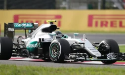 L'Allemand Nico Rosberg au volant de sa Mercedes lors des essais qualificatifs pour le GP du Japon sur le circuit de Suzuka, le 8 octobre 2016