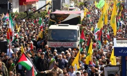 Les funérailles de sept membres du Corps des Gardiens de la révolution islamique tués lors d'une frappe en Syrie, que l'Iran impute à Israël, le 5 avril 2024 à Téhéran