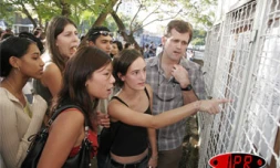 Mardi 12 juillet 2005 -

Le recteur, Bernard Boëne, a commenté les résulats du bac 2005