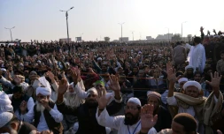 Des membres du groupe Tehreek-i-Labaik Yah Rasool Allah, lors d'une manifestation à Islamabad, le 26 novembre 2017