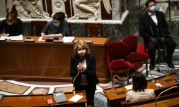 La ministre de la transition écologique Barbara Pompili après le vote sur le projet de loi climat en première lecture à l'Assemblée nationale à Paris le 4 mai 2021