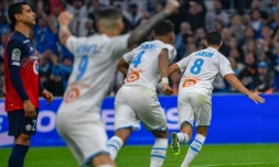 Le milieu de l'OM Morgan Sanson (d) ouvre la marque contre Lille le 2 novembre 2019 Ă Marseille